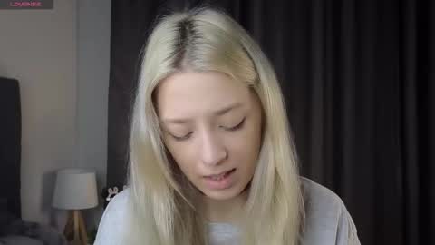 Snapshot of orasaro chatting on September 14, 11:09 am Emma online show from September 14, 11:09 am