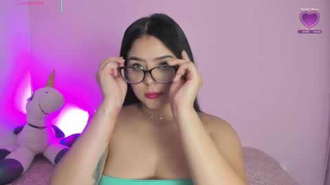 Snapshot of oriana_guzman chatting on October 22, 2:45 am Miss Guzman online show from October 22, 2:45 am