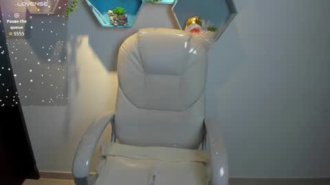 Snapshot of oriana_long chatting on December 4, 3:05 am O R I online show from December 4, 3:05 am