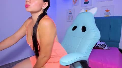 Oriana  online show from December 3, 3:03 am