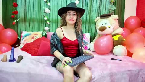 Oriana online show from February 12, 10:04 pm