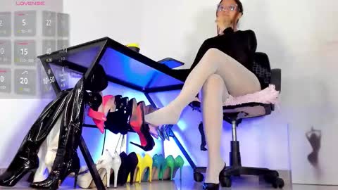 You can call me Sussana  online show from November 4, 12:43 am