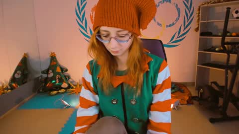 Orianna -  Hi Im into geek culture cosplay crafting LARP games. Shall we play DnD online show from December 26, 12:16 pm