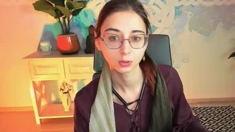 Orianna -  Hi Im into geek culture cosplay crafting LARP games. Shall we play DnD online show from October 17, 9:12 am