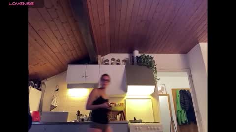 Snapshot of orimalike chatting on December 1, 4:40 pm orimalike online show from December 1, 4:40 pm