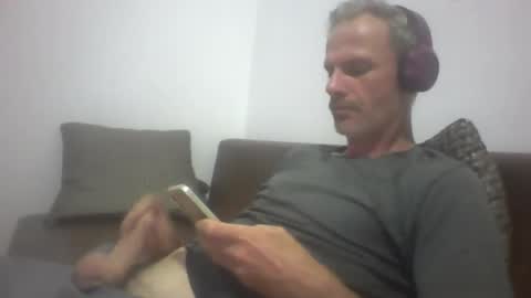 orwel09 online show from April 21, 7:06 pm
