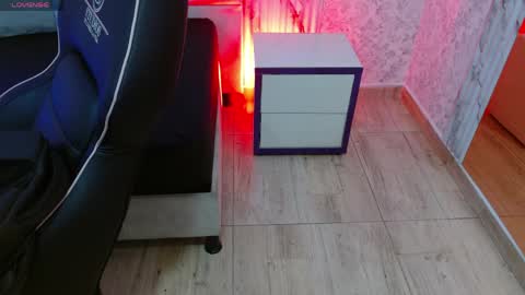 osamu_tay online show from March 30, 3:07 am