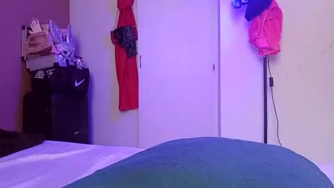 Snapshot of osarito3x chatting on February 23, 10:07 pm osarito3x online show from February 23, 10:07 pm