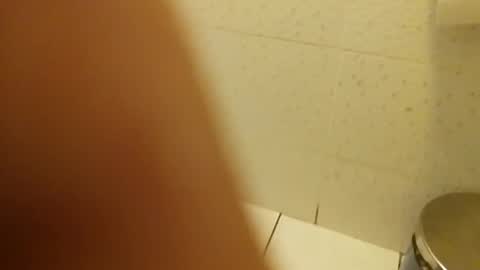 Snapshot of oscaruc232323 chatting on March 5, 3:13 am oscaruc232323 online show from March 5, 3:13 am