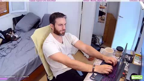 Snapshot of osito_blanco chatting on February 12, 7:24 pm Osito Blanco online show from February 12, 7:24 pm