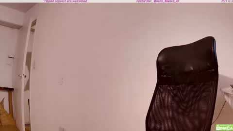 Snapshot of osito_blanco chatting on October 3, 1:46 am Osito Blanco online show from October 3, 1:46 am