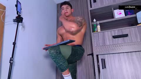 Snapshot of oskar_ford21 chatting on June 11, 11:36 pm Oskar Ford NEW ACCOUNT online show from June 11, 11:36 pm