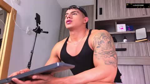 Snapshot of oskar_ford21 chatting on June 17, 11:49 pm Oskar Ford NEW ACCOUNT online show from June 17, 11:49 pm