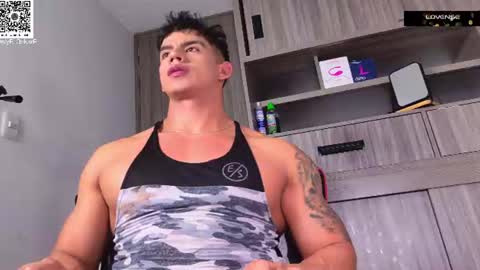 Snapshot of oskar_ford21 chatting on June 24, 11:37 pm Oskar Ford NEW ACCOUNT online show from June 24, 11:37 pm