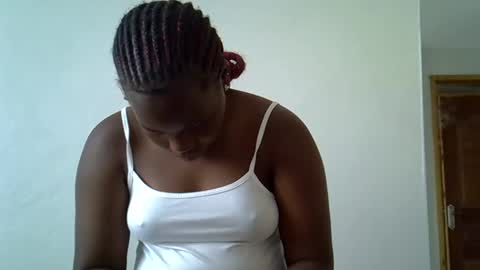 Snapshot of osoprettyebony chatting on October 25, 11:07 am osoprettyebony online show from October 25, 11:07 am