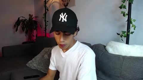 ostin 18hot online show from December 14, 1:28 am