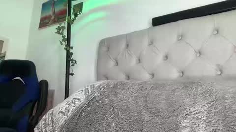 Snapshot of ostin_18hot chatting on May 9, 5:01 am ostin 18hot online show from May 9, 5:01 am