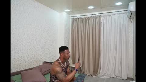 Snapshot of ostine_brown chatting on March 6, 5:31 pm Ostine Brown online show from March 6, 5:31 pm