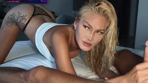 Snapshot of out_lust chatting on March 26, 2:17 am Irma Sophia Dan online show from March 26, 2:17 am