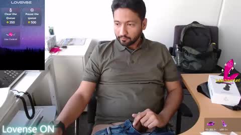 Snapshot of outdoornakedguy11_007 chatting on February 17, 7:42 pm outdoornakedguy11_007 online show from February 17, 7:42 pm