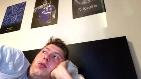 Snapshot of outflayd chatting on October 26, 3:40 pm outflayd online show from October 26, 3:40 pm