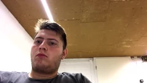 Snapshot of outflayd chatting on November 7, 4:29 pm outflayd online show from November 7, 4:29 pm