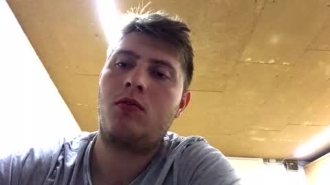 Snapshot of outflayd chatting on November 8, 11:14 pm outflayd online show from November 8, 11:14 pm