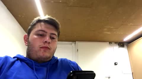 Snapshot of outflayd chatting on November 10, 6:40 pm outflayd online show from November 10, 6:40 pm