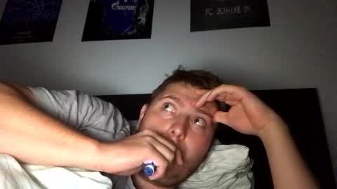 Snapshot of outflayd chatting on November 13, 12:09 am outflayd online show from November 13, 12:09 am