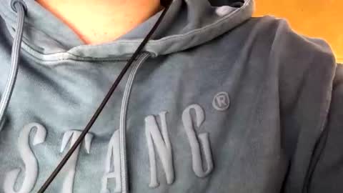 Snapshot of outflayd chatting on November 26, 10:16 am outflayd online show from November 26, 10:16 am