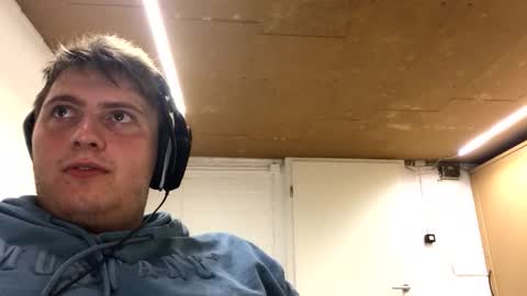 Snapshot of outflayd chatting on November 26, 11:06 pm outflayd online show from November 26, 11:06 pm