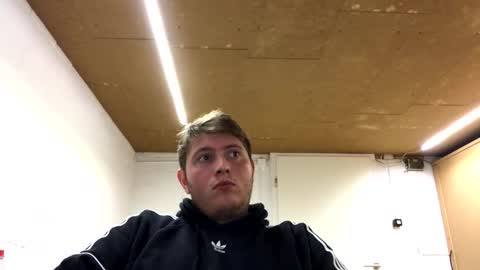 Snapshot of outflayd chatting on December 5, 4:14 pm outflayd online show from December 5, 4:14 pm