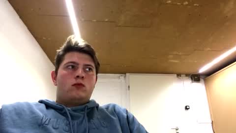 Snapshot of outflayd chatting on December 15, 9:08 pm outflayd online show from December 15, 9:08 pm