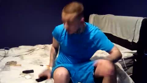 Snapshot of owen162462 chatting on November 18, 9:08 pm Owen kayz online show from November 18, 9:08 pm