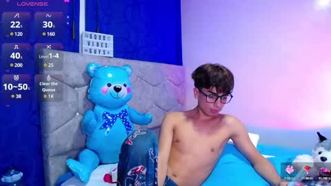 Snapshot of owenblue__ chatting on December 2, 9:02 am Owen Independent model online show from December 2, 9:02 am