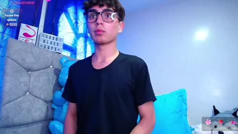 Snapshot of owenblue__ chatting on December 6, 1:33 pm Owen Independent model online show from December 6, 1:33 pm
