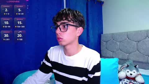 Snapshot of owenblue__ chatting on December 13, 10:55 pm Owen Independent model online show from December 13, 10:55 pm