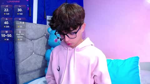 Snapshot of owenblue__ chatting on December 24, 3:38 am Owen Independent model online show from December 24, 3:38 am