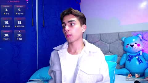 Snapshot of owenblue__ chatting on February 2, 4:26 am Owen Independent model online show from February 2, 4:26 am