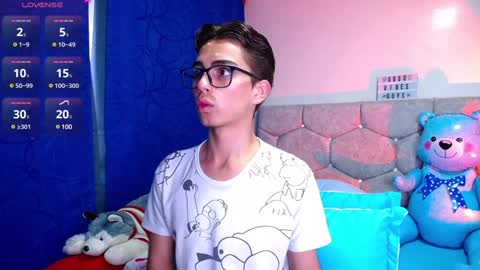 Snapshot of owenblue__ chatting on February 7, 2:47 pm Owen Independent model online show from February 7, 2:47 pm
