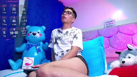Snapshot of owenblue__ chatting on February 13, 6:09 am Owen Independent model online show from February 13, 6:09 am