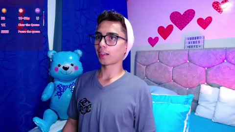Snapshot of owenblue__ chatting on February 18, 6:48 am Owen Independent model online show from February 18, 6:48 am