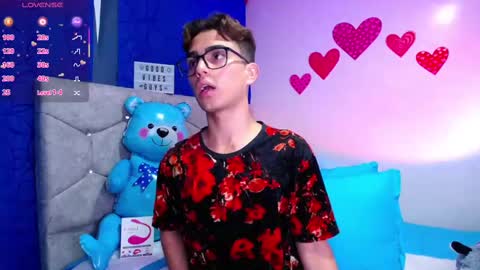Snapshot of owenblue__ chatting on February 21, 2:17 am Owen Independent model online show from February 21, 2:17 am