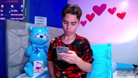 Snapshot of owenblue__ chatting on February 21, 5:24 am Owen Independent model online show from February 21, 5:24 am