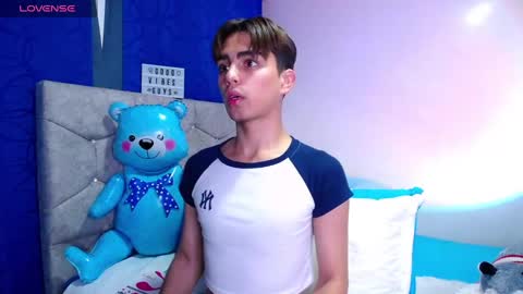 Snapshot of owenblue__ chatting on March 10, 1:10 pm Owen Independent model online show from March 10, 1:10 pm