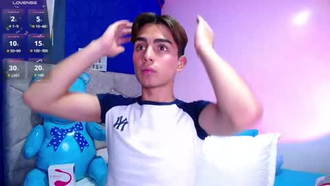 Snapshot of owenblue__ chatting on March 10, 4:14 pm Owen Independent model online show from March 10, 4:14 pm