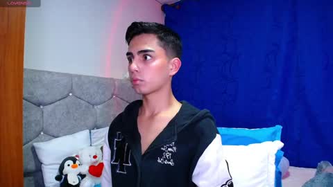Snapshot of owenblue__ chatting on September 14, 9:14 pm Owen Independent model online show from September 14, 9:14 pm