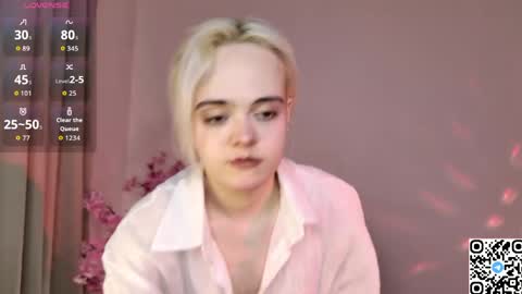 Snapshot of oxcy_live chatting on April 29, 5:11 am Oxcy online show from April 29, 5:11 am