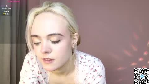 Snapshot of oxcy_live chatting on April 30, 5:36 am Oxcy online show from April 30, 5:36 am