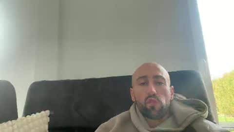 oxlade59 online show from February 12, 1:06 pm